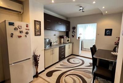 Apartament cu 3 camere decomandat în Decebal