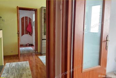 Apartament cu 2 camere semidecomandat în Micro 4 - 4