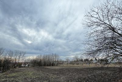Teren de  1979 mp, intravilan, in vatra satului - 1