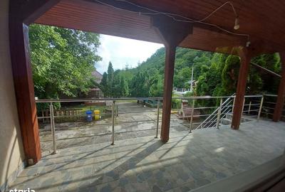 Casă cu 4 camere în Băița - 12