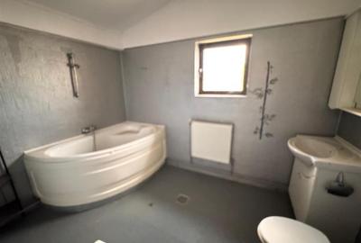 Apartament cu 4 camere decomandat în Titulescu - 10