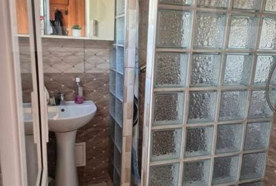 Casă cu 4 camere cu Teren 350 Mp în Central - 9