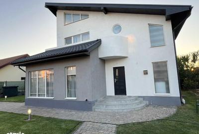 Casă cu 4 camere cu Teren 450 Mp în Central