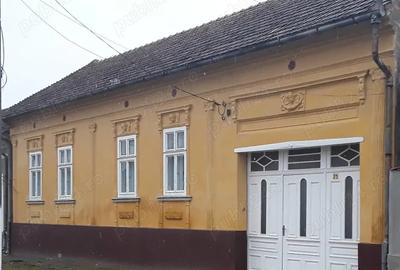 Casă cu 3 camere în Comorâște - 2