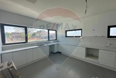 Casă cu 4 camere cu Teren 718 Mp în Lăpuș - 11