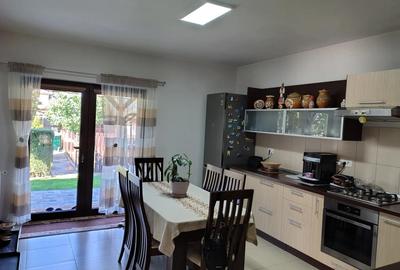 Casa de vanzare in Curtici 5 camere 2 bai, bucatarie,etc. Toate utilita?ile. - 8