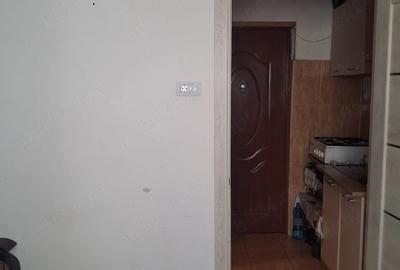 Garsonieră decomandată în Granit - 2