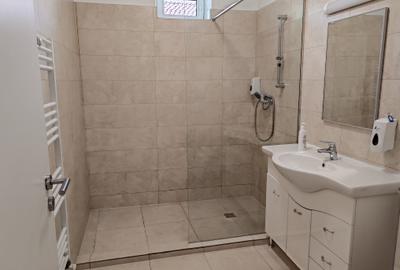 Apartament cu 3 camere semidecomandat, mobilat în Central - 14