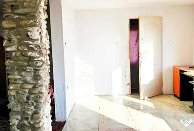 Casă cu 5 camere cu Teren 1407 Mp în Girov - 3