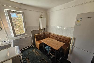 Apartament cu 2 camere semidecomandat în Micro I - 17