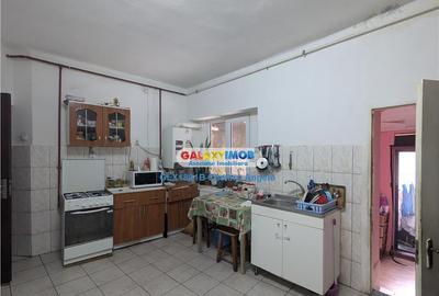 Calea Calarasilor,tot etaj 1/ 1, suprafata 200 mp,garaj,curt - 6