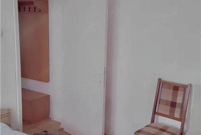 Apartament Renovat cu 2 Camere si Parcare in Astra - 3