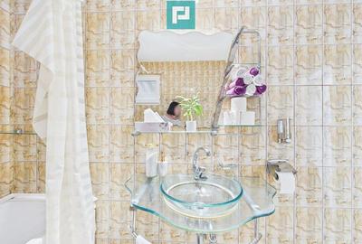 Casa la cheie cu 2 camere ?i curte - 1