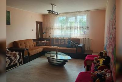 Casă cu 6 camere cu Teren 1000 Mp în Vădeni - 2