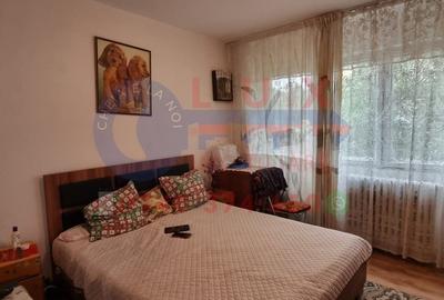 Apartament cu 3 camere decomandat în Piața Nouă - 2