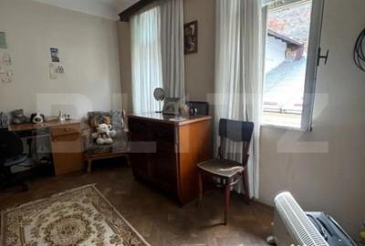 Casă cu 3 camere cu Canalizare în Parcul Carol - 1