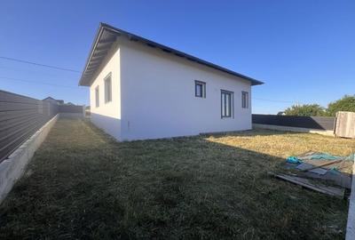 Casă cu 4 camere în Central - 2