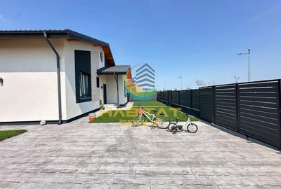 Casă individuală cu 4 camere cu Canalizare în Frumușani - 2
