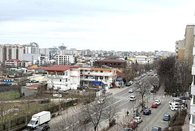 Apartament cu 2 camere decomandat în Vitan