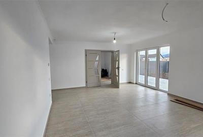 Casa finisaje apreciabile, 500mp teren, Tarlungeni, Brasov - 1