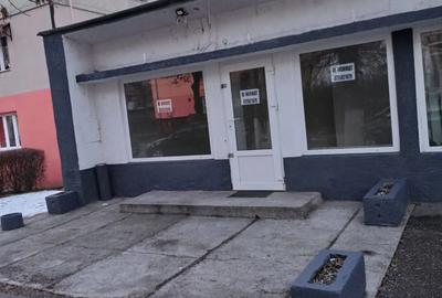 Spațiu comercial, de 22 mp, în Petros