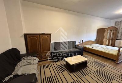 Apartament cu o camera, semidecomandat, in zona Balcescu