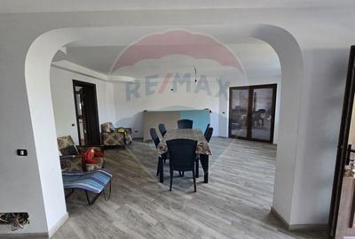 Casa / Vila cu 4 camere de vanzare in zona Periferie - 3