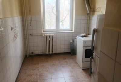Apartament cu 4 camere semidecomandat în Apărătorii Patriei - 12