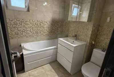 Apartament cu 3 camere decomandat în Piața Centrală - 1