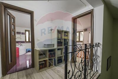 Vila cu 4 camere + terasa + curte + loc de parcare - Bacu... - 9