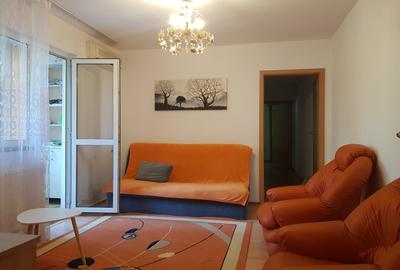 Inchiriere apart 3 camere cu 2 bai, etaj 1, vis-a-vis de Grand Arena, 450 euro - 2