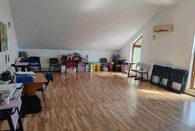 Casă cu 4 camere în Coiciu