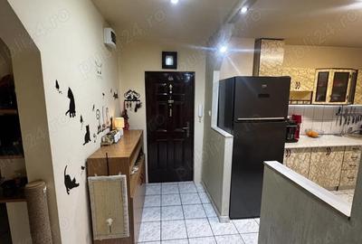 Apartament cu 4 camere decomandat în Soarelui - 2