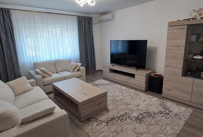 Bd. Unirii, 3 camere, 2 bai, centrala termica, parcare, lux