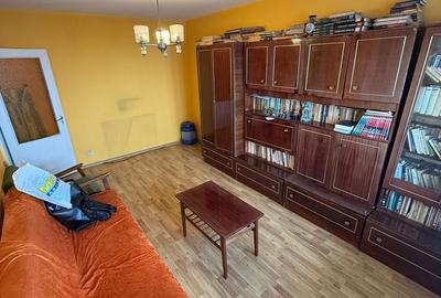 Apartament cu 3 camere semidecomandat în Narcisa - 3