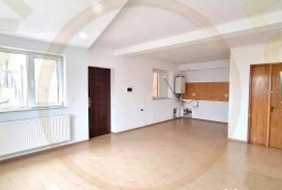 Apartament cu 3 camere decomandat în Geamăna - 11