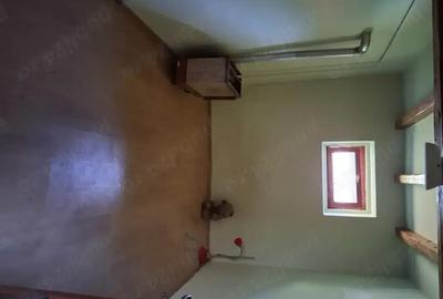 Casă cu 3 camere cu Teren 1200 Mp în Central - 1