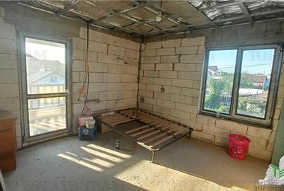 Casă individuală cu 5 camere cu Teren 300 Mp în Nord - 2