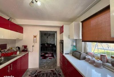 Casă cu 6 camere cu Teren 800 Mp în Radomirești - 1