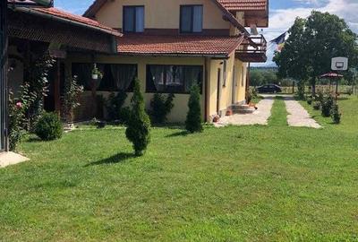 Casă cu 4 camere în Sâmbăta de Sus - 2