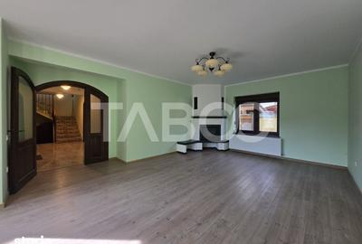 Casă cu 5 camere cu Teren 320 Mp în Tineretului