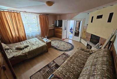 Casă cu Teren 1200 Mp în Central - 2
