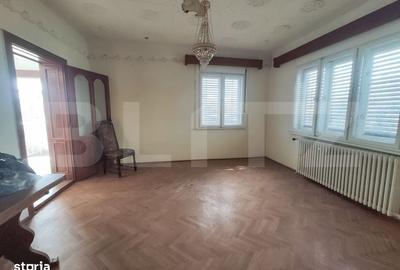 Casă cu 4 camere în Central