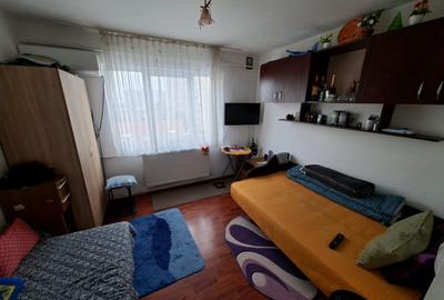 Garsonieră decomandată, mobilată în Podu Roș - 1