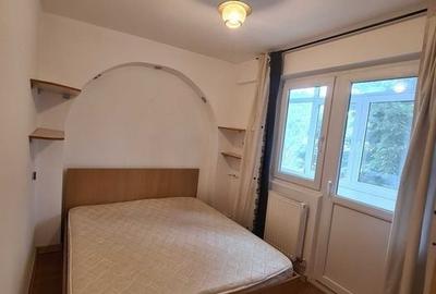Apartament cu 2 camere decomandat, mobilat în Victoriei