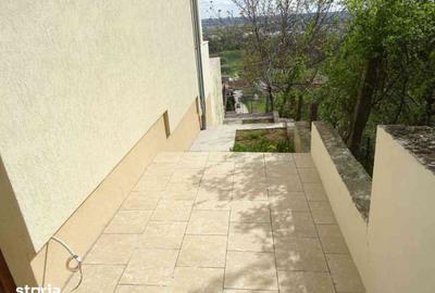 Casă cu 5 camere cu Teren 640 Mp în Central - 8