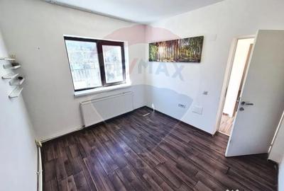 Casă cu 5 camere cu Teren 216 Mp în Vârteju - 16