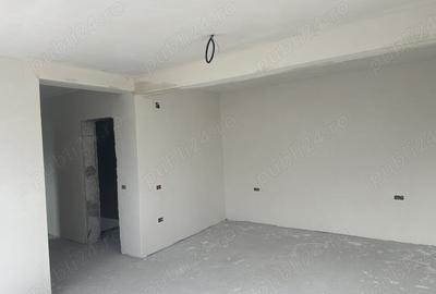 Casă cu 5 camere cu Teren 404 Mp în Km 5 - 9