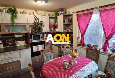 Casă individuală cu 8 camere cu Canalizare în Central - 1