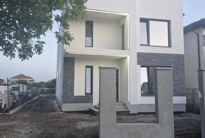Casă cu 4 camere în Tunari